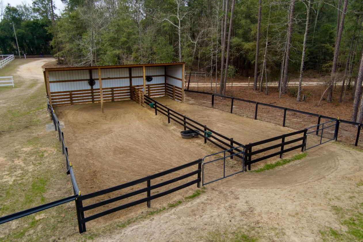 Turnkey & Private 2-Acre Horse Property - photo 26