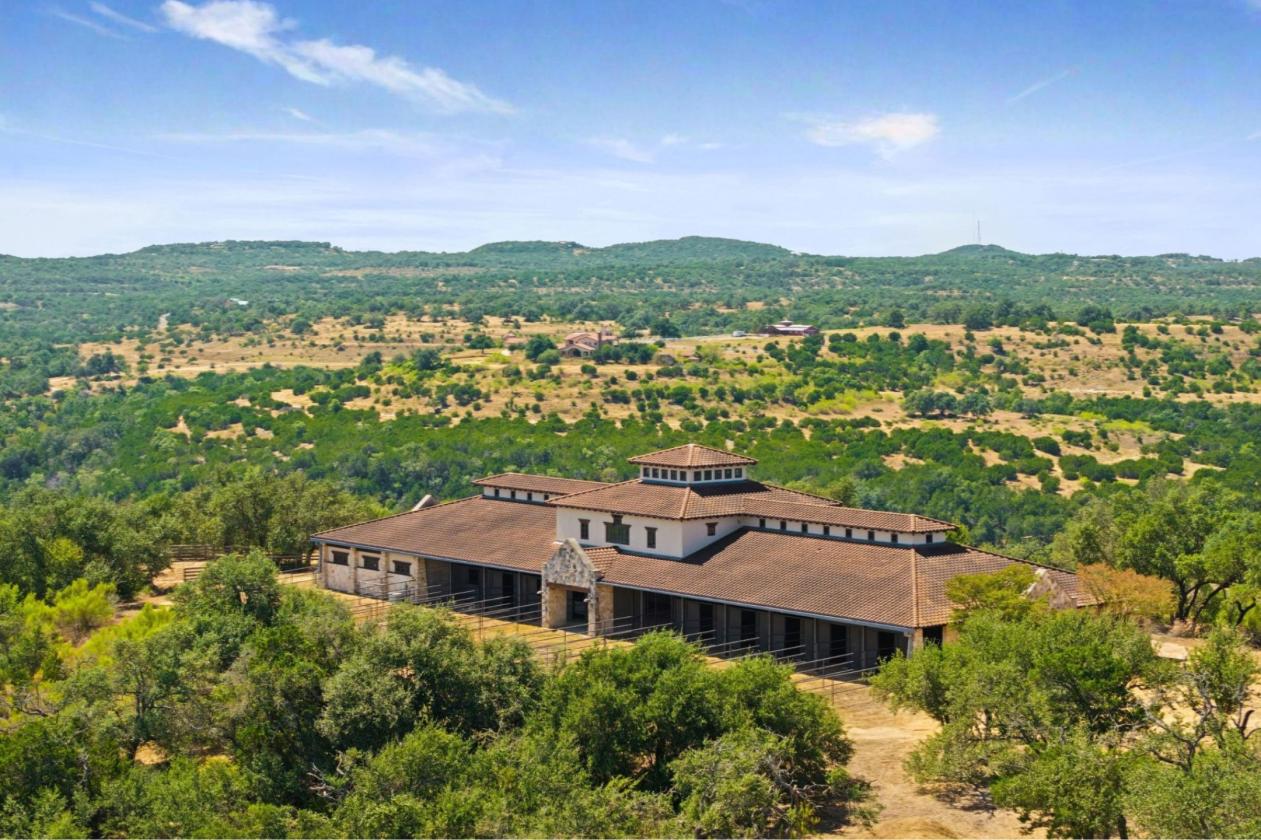 43± AC with Equestrian Barn in Preservation Ranch - photo 1