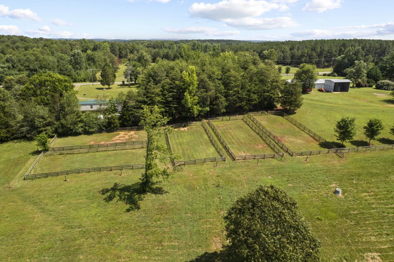 25-acre farm with 10 stalls and riding arena - photo 13