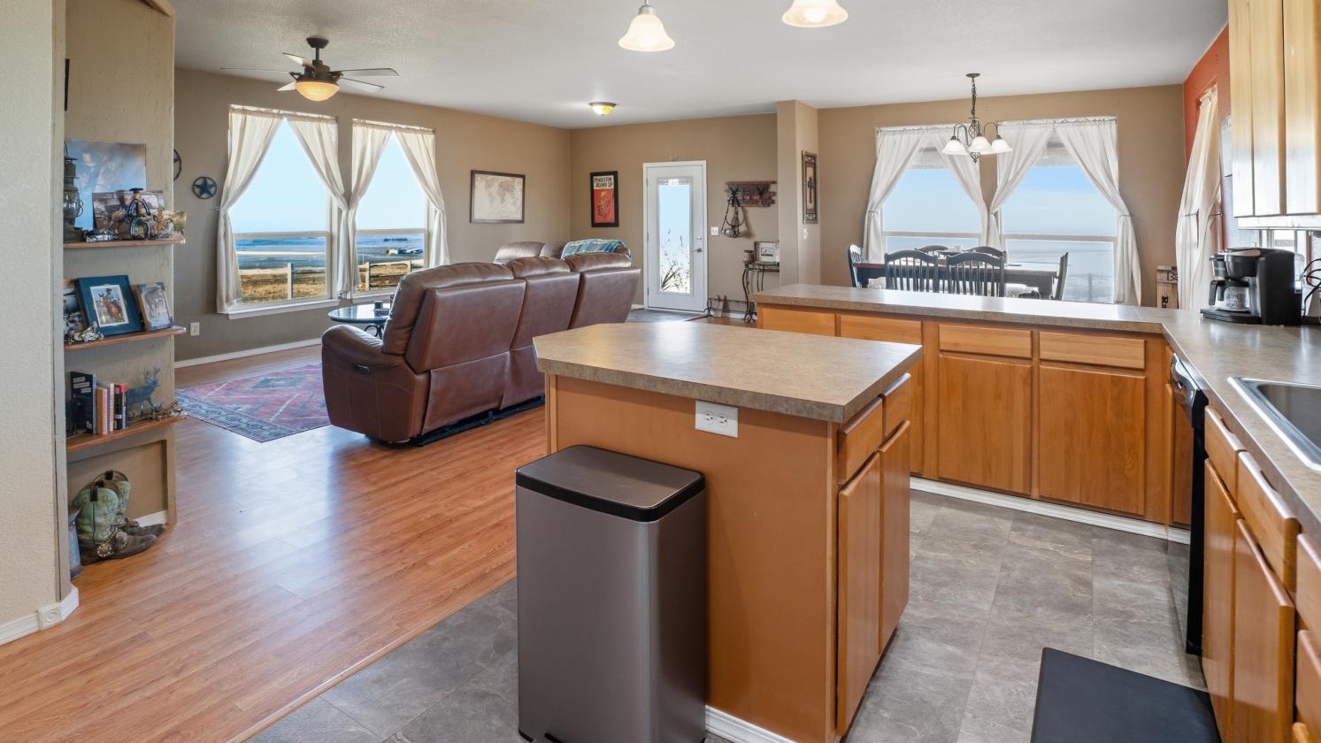 Ranch Property with Panoramic Mountain Views - photo 19