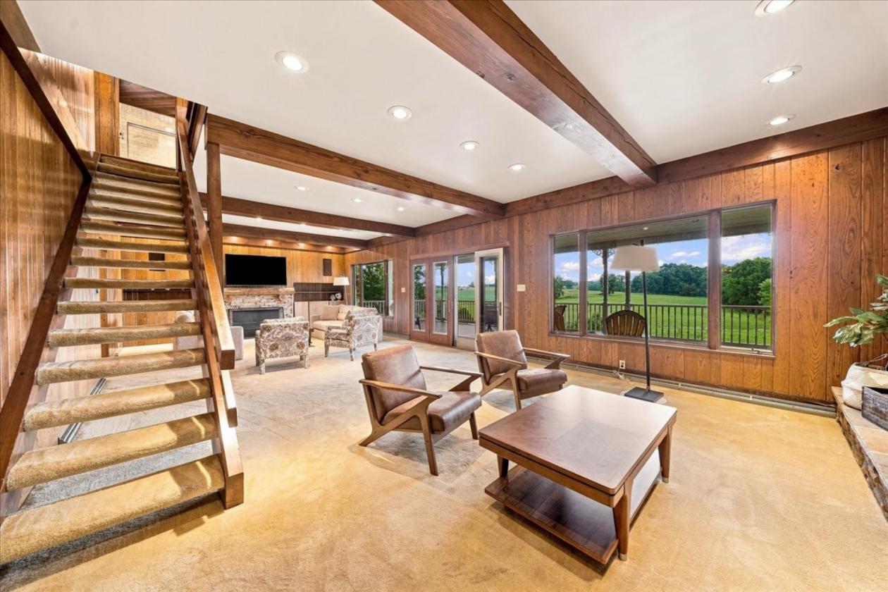 Turnkey 37 Acre Equestrian Estate & Indoor Arena - photo 17