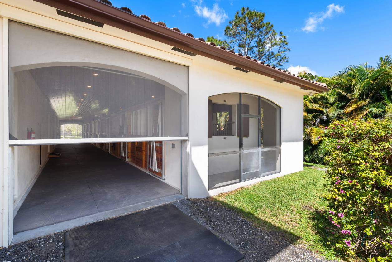 Custom Built Luxury Equestrian Estate with Stables - photo 30