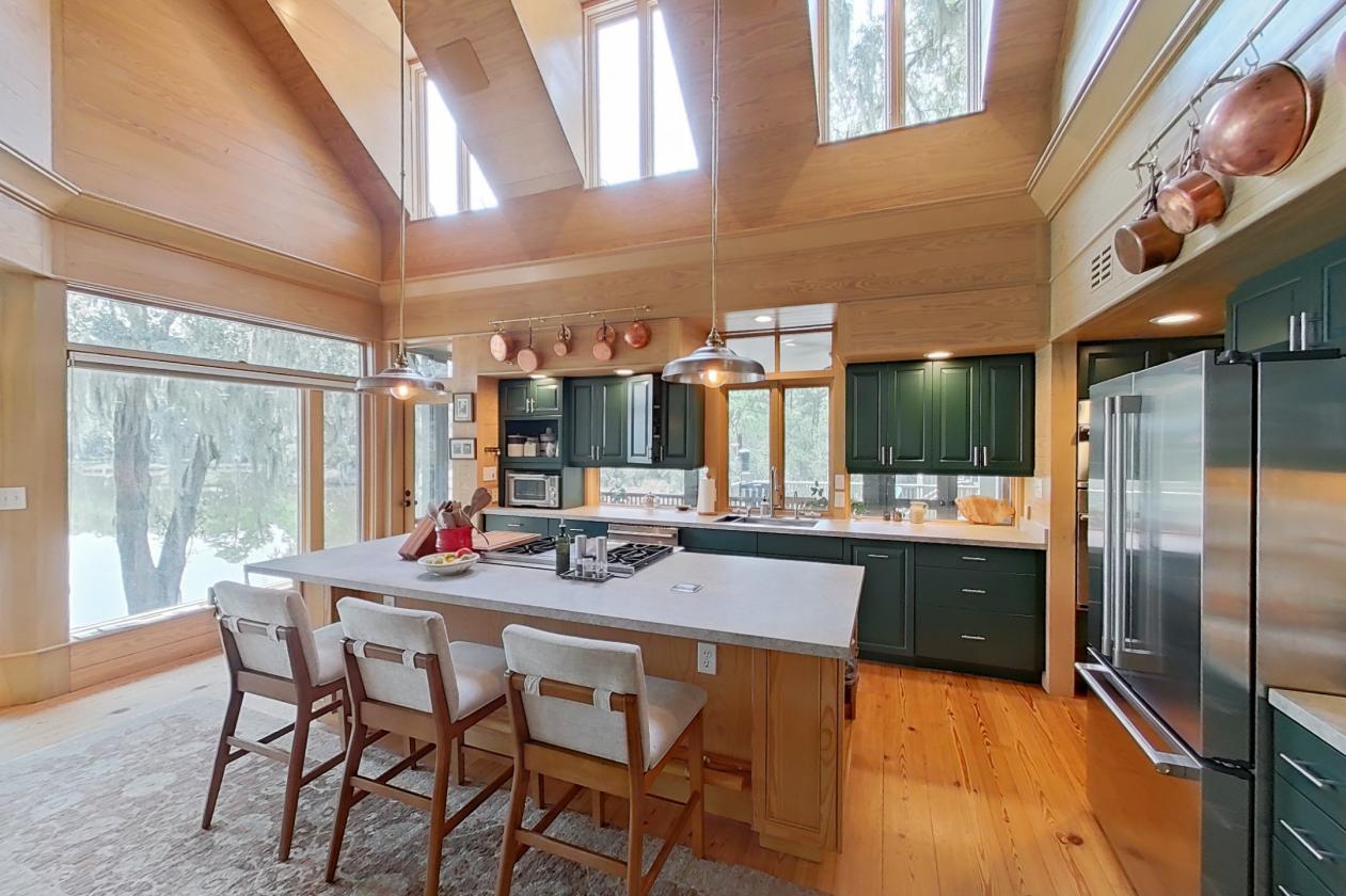 Striking Home In Brays Island Community - photo 5