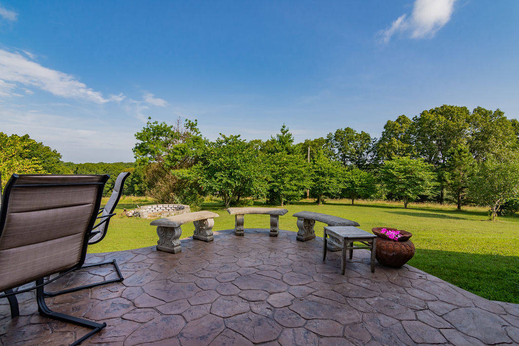 Luxury Estate on 15 Acres near Table Rock Lake Reeds Spring, Stone
