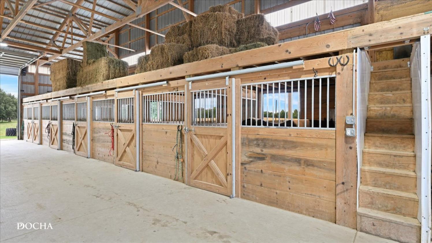 Renovated Farmhouse, Indoor Arena & More! - photo 5