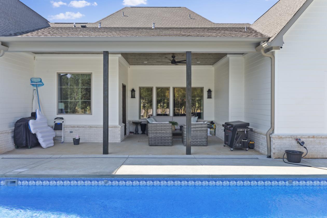 Luxury Horse Property on 5 Acres - photo 7