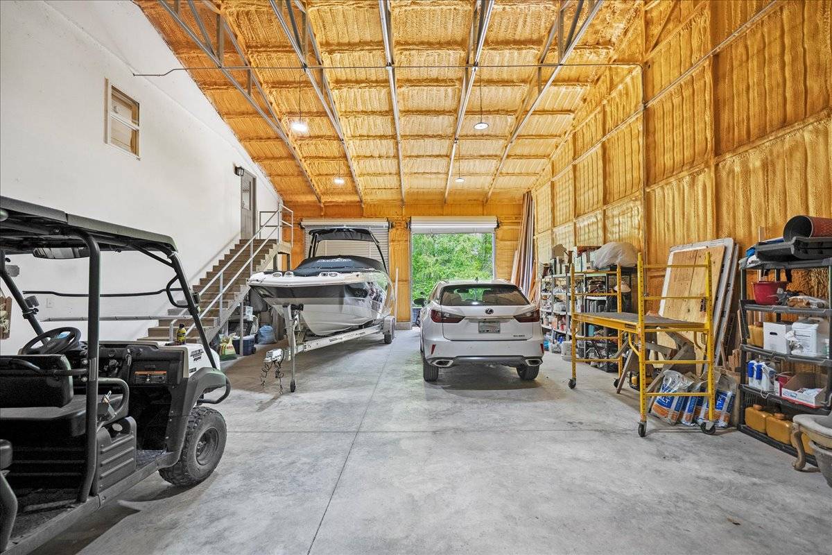 Large Stable with newly built barndominium - photo 12