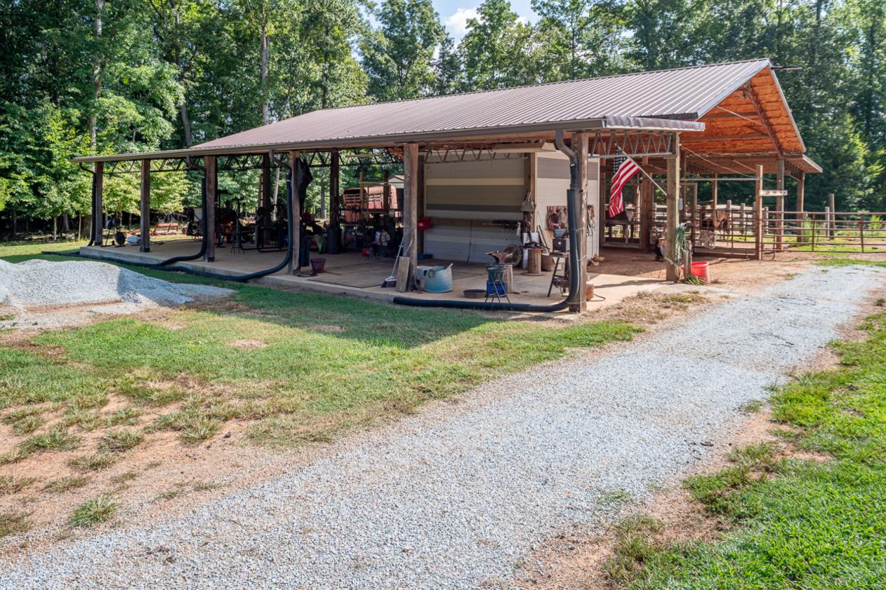 Must SEE Equestrian Property on 25+ acres - photo 12