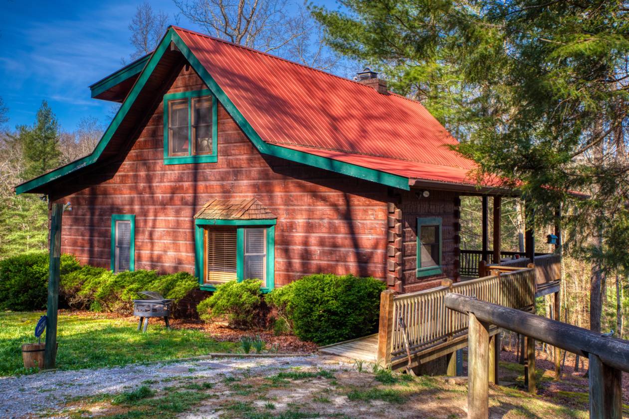 Direct Trail Access Cabin with 8.94 acres Spruce... Jamestown