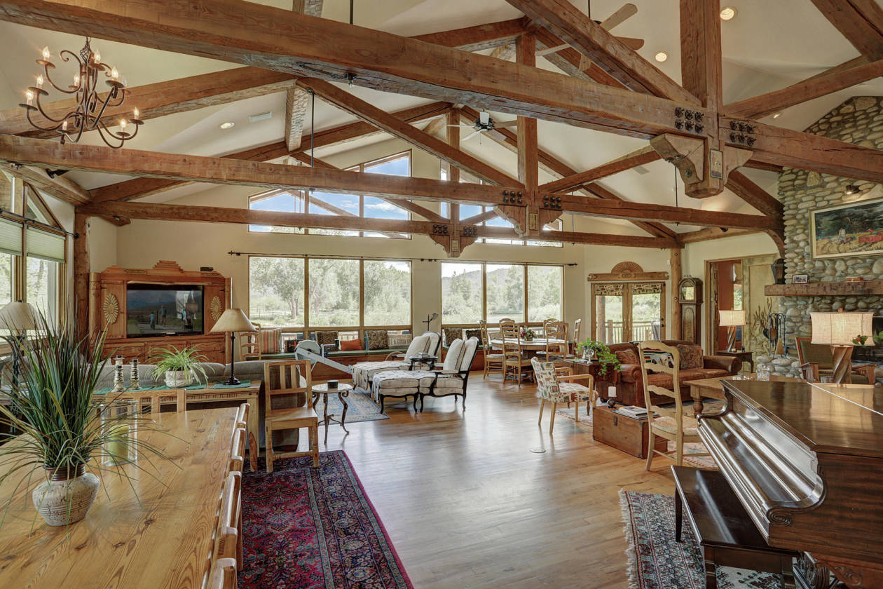 Colorado Mountain horse property with many water features. Buena