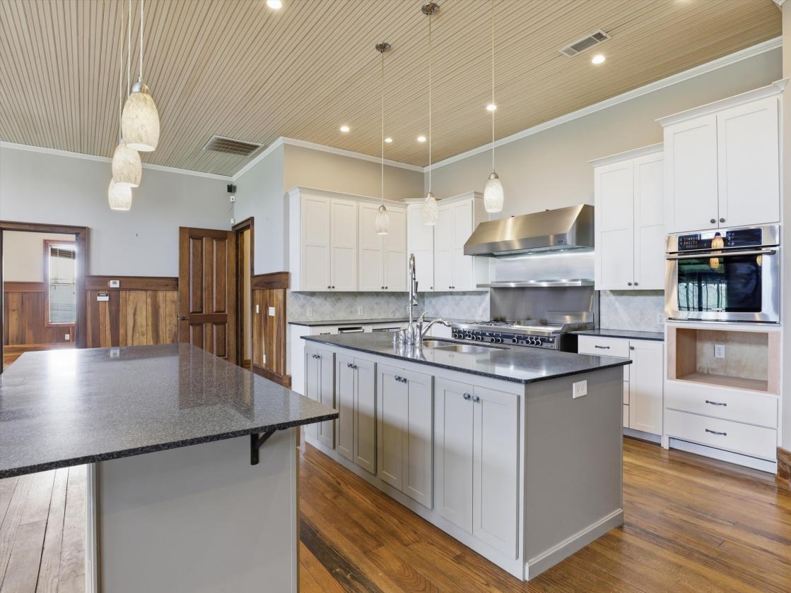 A PROPERTY WITH POSSIBILITIES! - photo 9