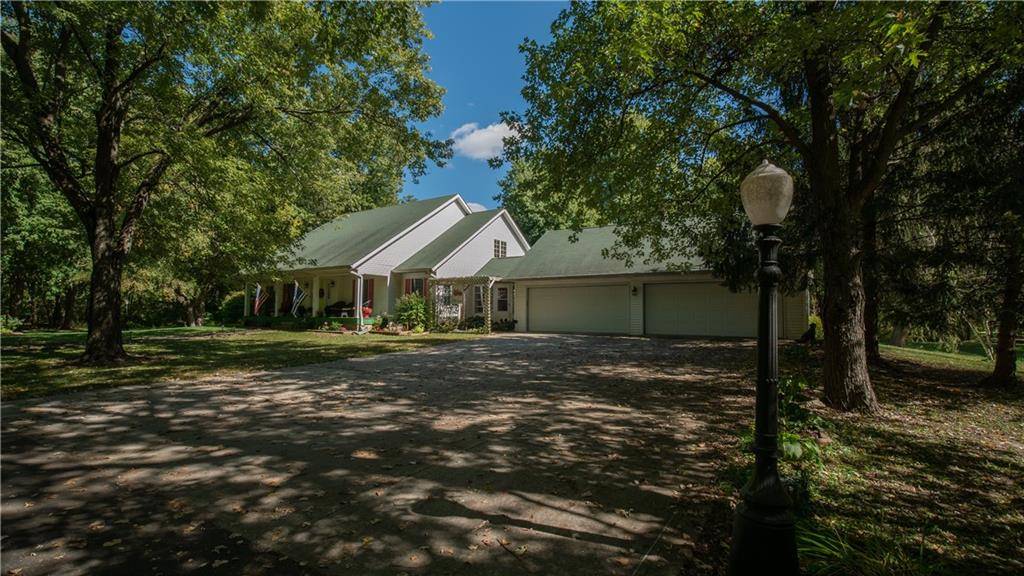 18+ Horse Farm across from Indiana Grand Racing and Casino! Fairland