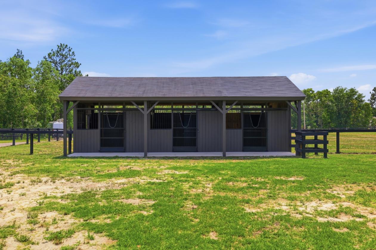 Thoughtfully Designed Luxury Equestrian Estate - photo 9