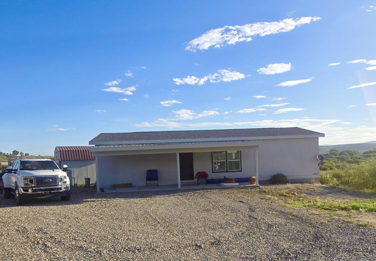 WESTERN LIVING MEETS TURNKEY RODEO PROPERTY - photo 1