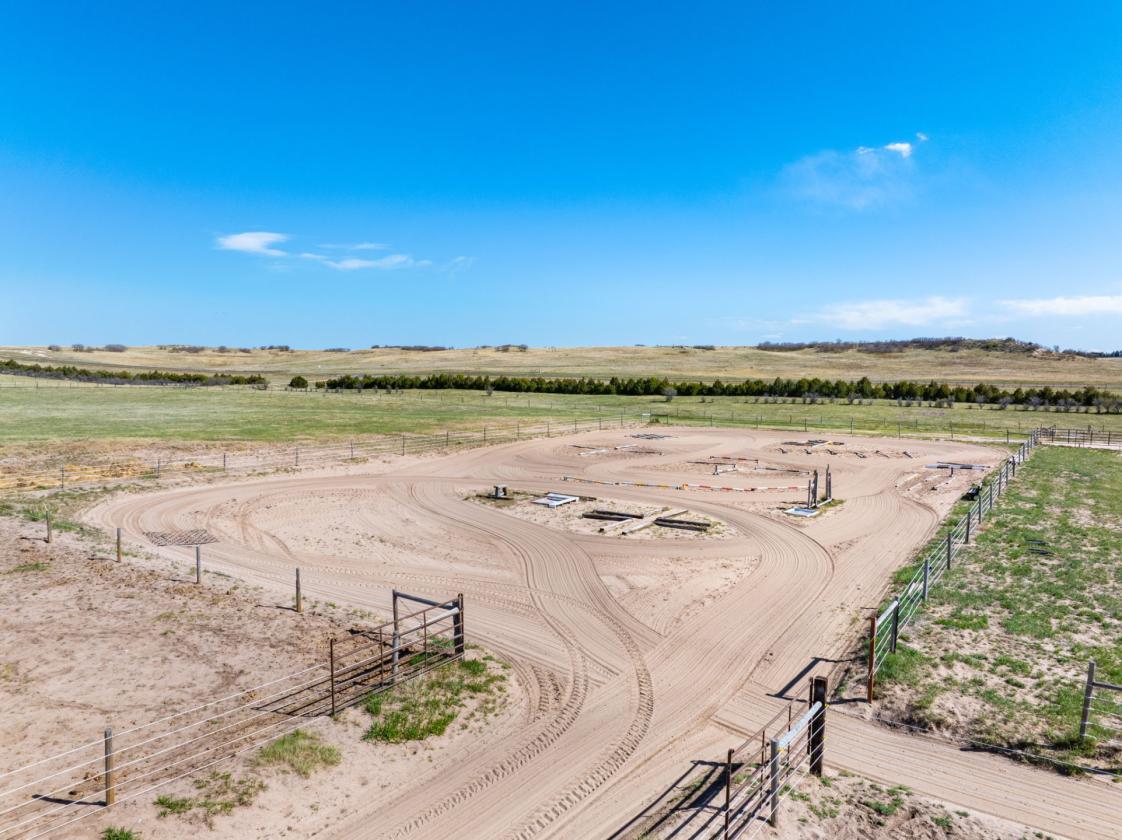 36 Breathtaking Acres w/ 15 Stalls & 3 Arenas - photo 25