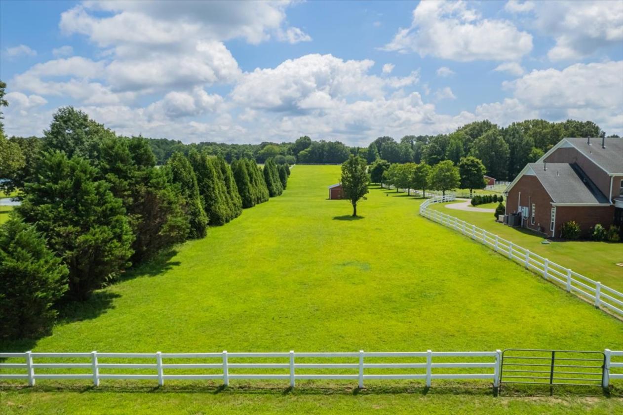 Luxury Equestrian Estate on 13.5 Acres - photo 27
