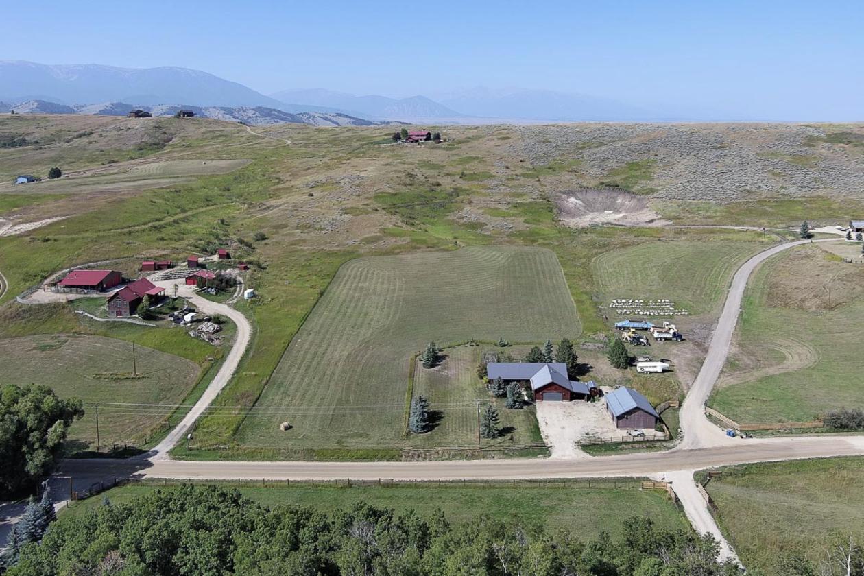 Spectacular Beartooth MTNS View 10-acre Ranchette - photo 6
