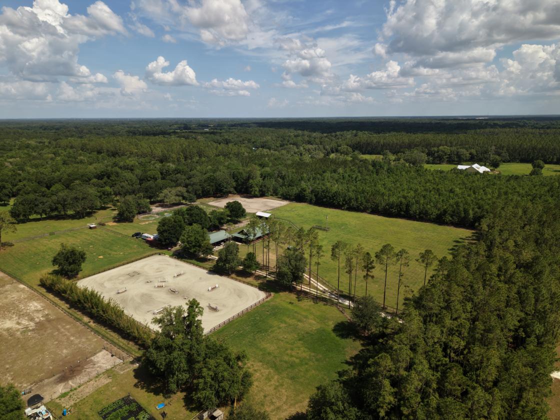 Exceptional gated equestrian estate - photo 23