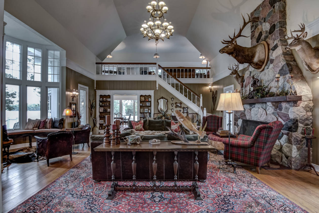 PRICE REDUCED!Luxury, ONEOFAKIND, estate!! 28+ acres on Beautiful