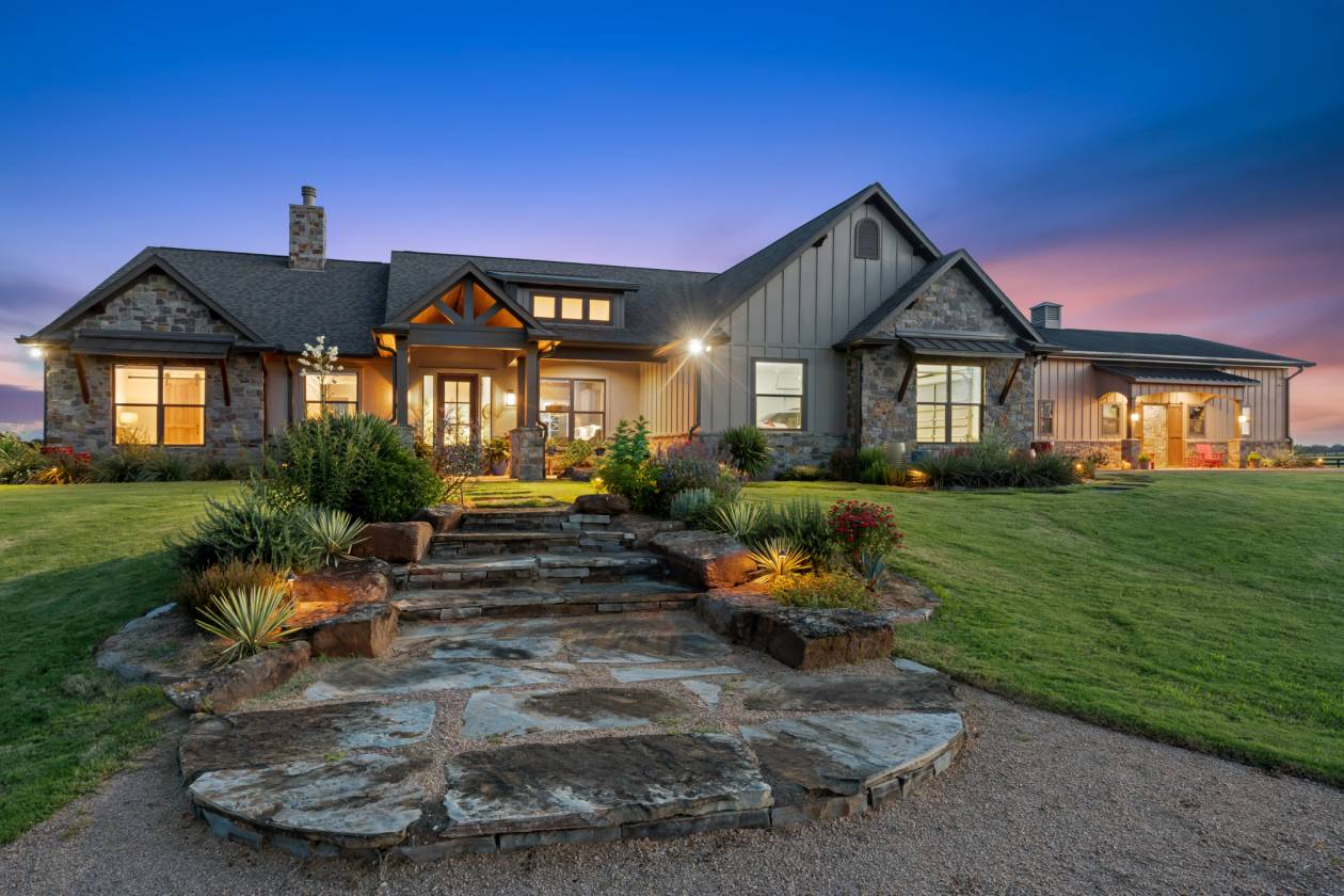 Horse Property for sale.