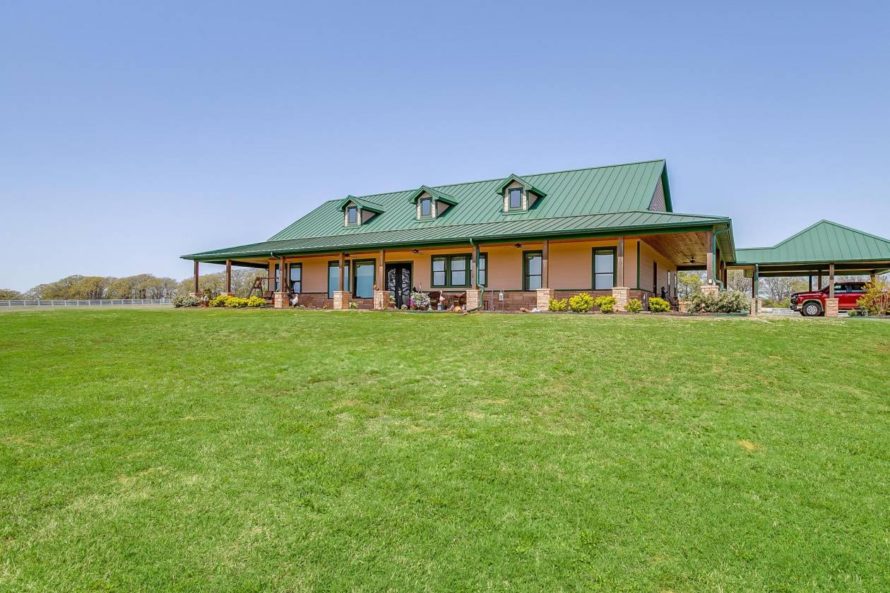 Horse Property for sale.