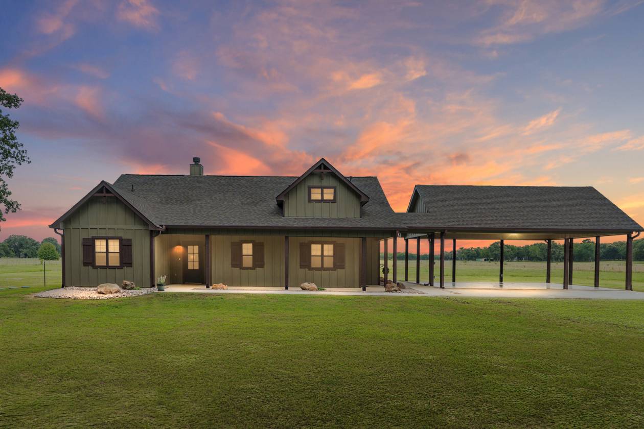 Horse Property for sale.