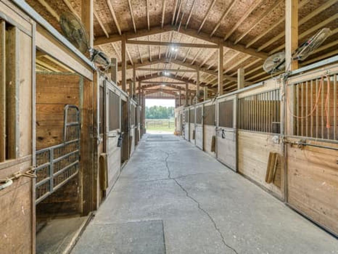 TURN KEY HORSE FARM - photo 5