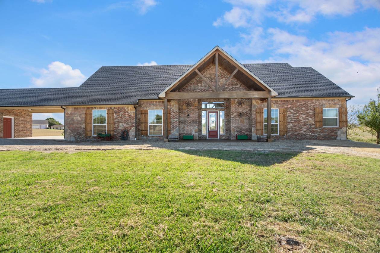 Horse Property for sale.