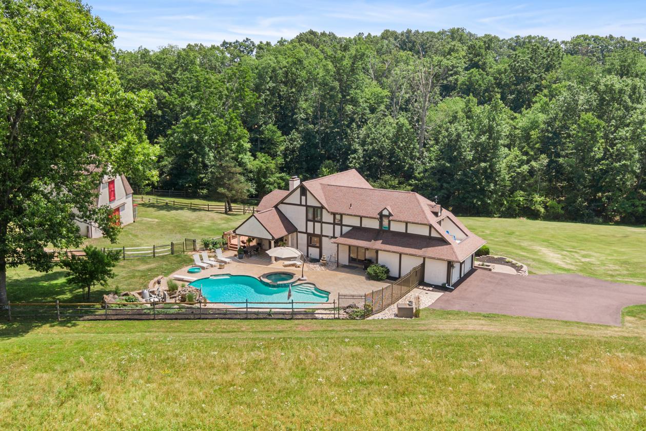 Skippack Farm Home and Barn - photo 3