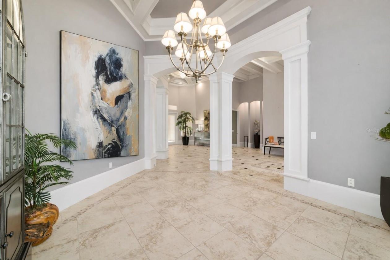 Modern Estate in Country Club Farms - photo 10