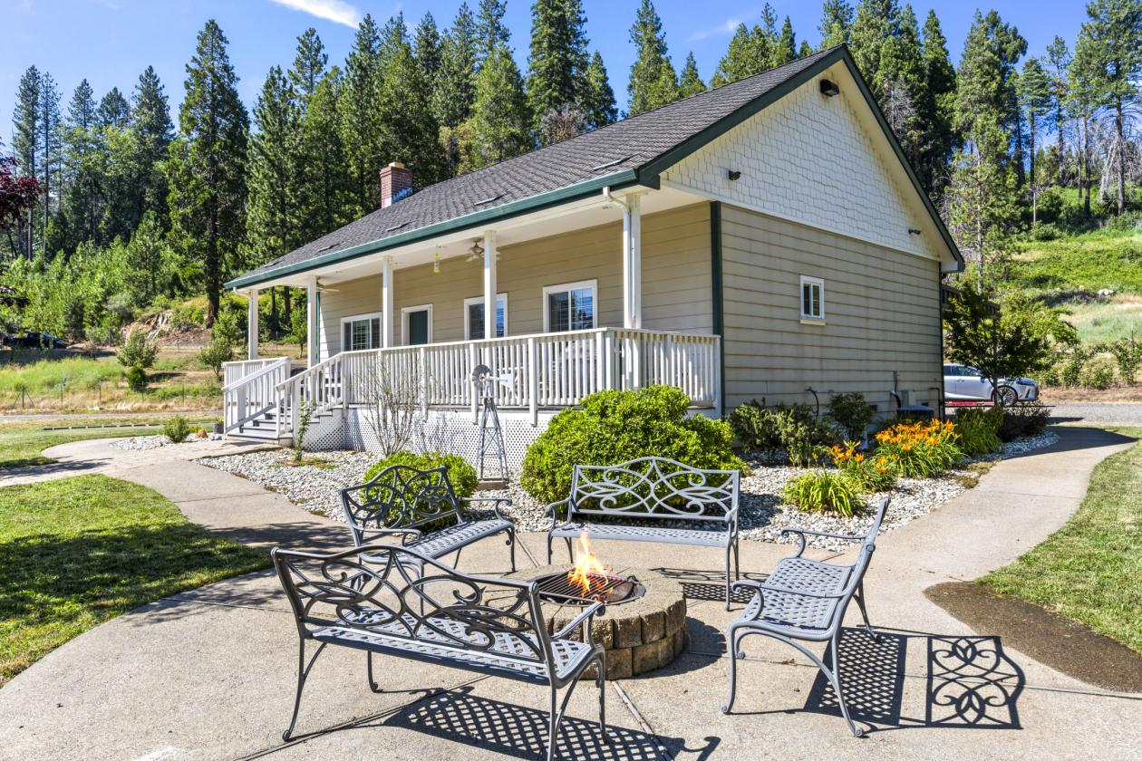 Beautiful Apple Hill Property - photo 9