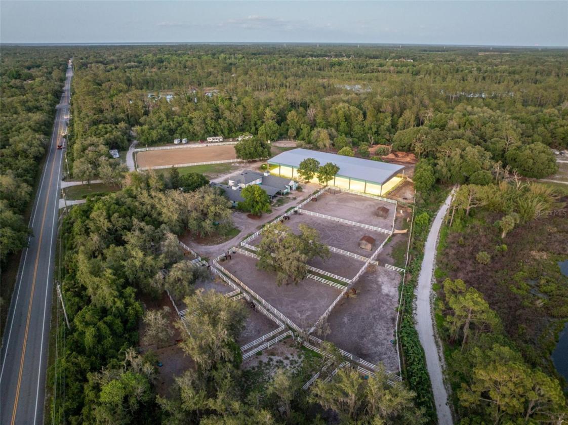 PRICE DROP - 23 Stalls - 2 Homes - Covered Arena - photo 9