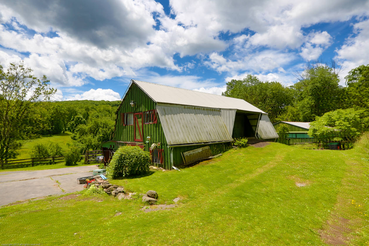 10 Acre Horse Farm in Sweet Valley Pa. Dallas, Luzerne County