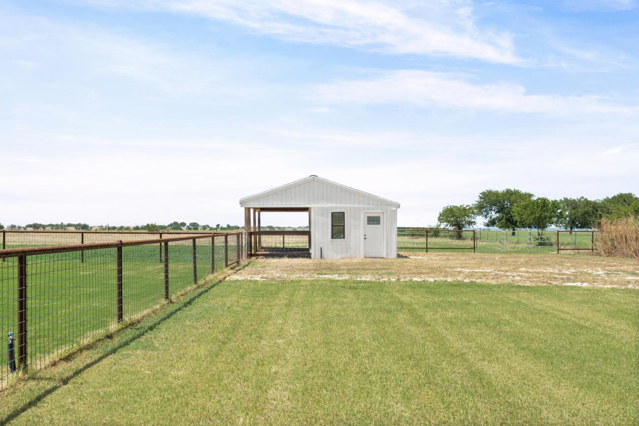 10 acre homestead+ barn, move in ready modern farm - photo 11