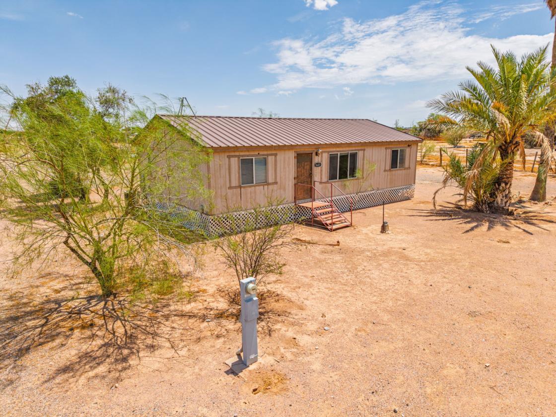 Affordable, clean, move in ready horse property! - photo 8