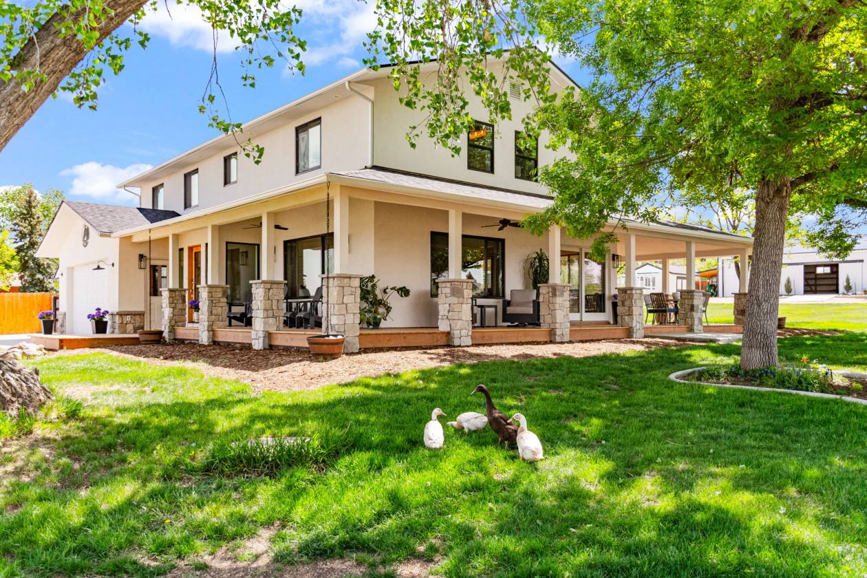 Horse Property for sale.