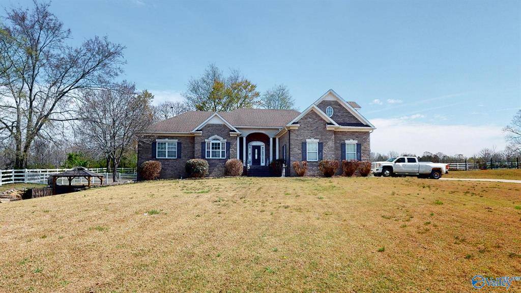 Horse Property for sale.