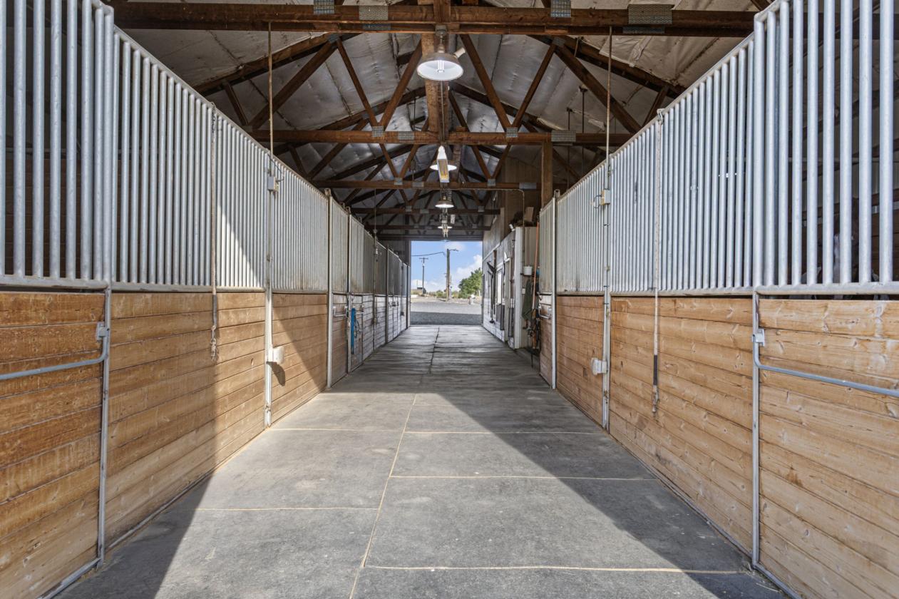 CENTRAL WASHINGTON EQUESTRIAN ESTATE - photo 29