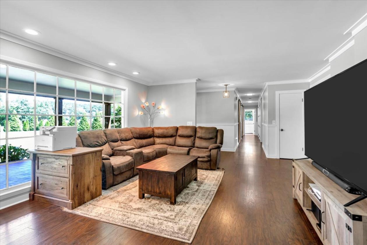 Private Equestrian Estate - photo 6