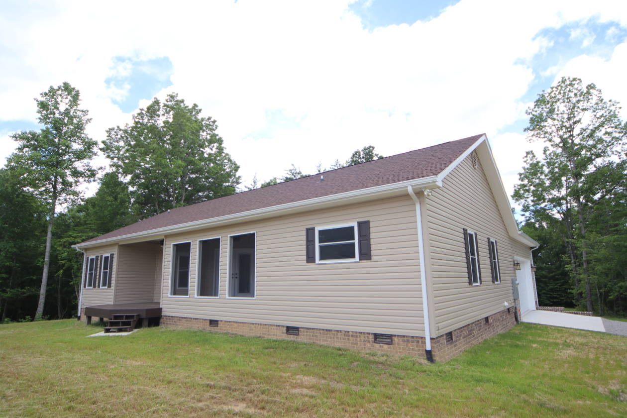 Custom Home in Ridgetop Acres adjacent to The Big South... Jamestown, Fentress County