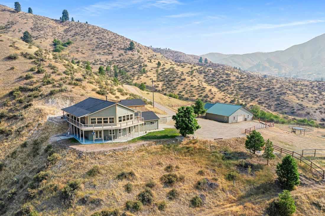 Magnificent Valley View Horse Ranch Boise, Boise County, Idaho