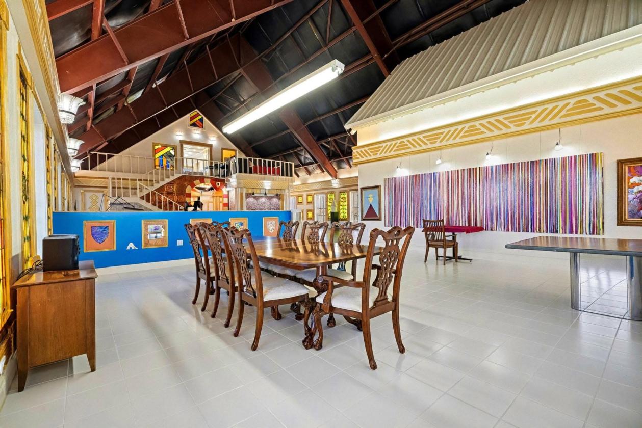 30 Acre Luxury Equestrian Estate | 8,100 SF Home - photo 12