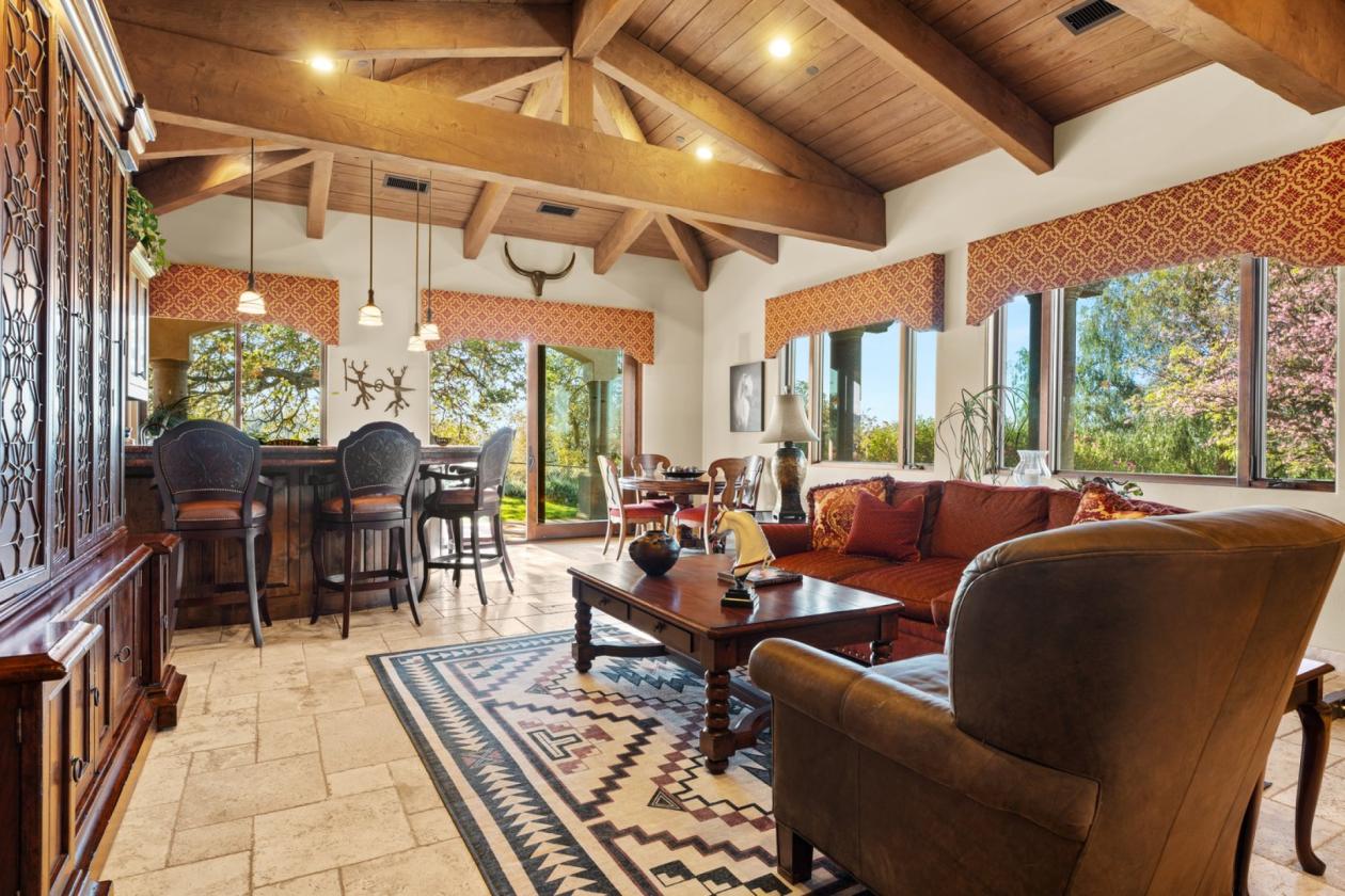 Luxury Equestrian Estate, Resort home, 352 Acres - photo 16