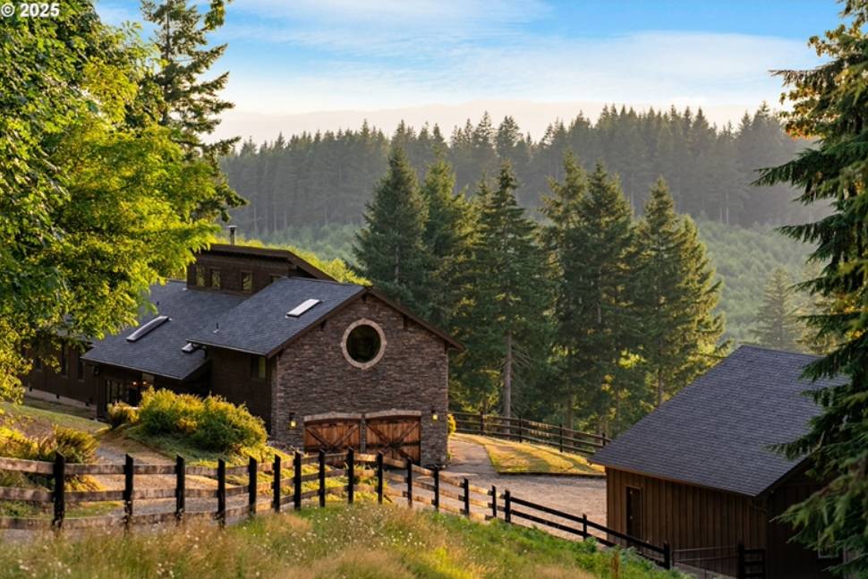 Horse Property for sale.