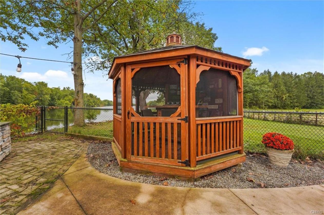 Extraordinary Seneca River Estate - photo 17