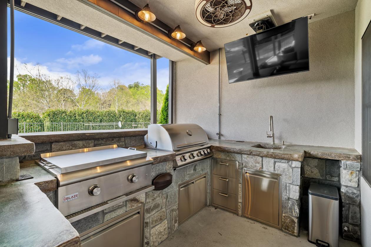 Luxury Home with Equestrian Lifestyle Access - photo 28