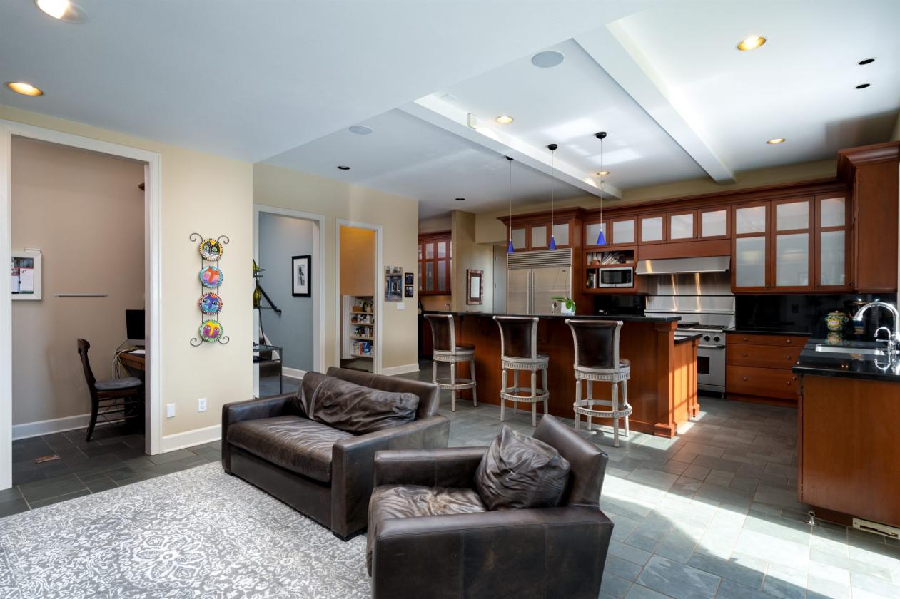 Luxury equestrian estate with pool, barn, arenas - photo 5