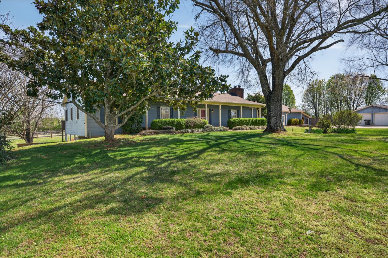 CLOSE TO TRYON Horse farm with 30+ kennel facility - photo 9