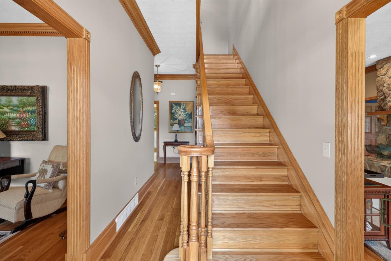 Luxury Estate with 48 acres - photo 21