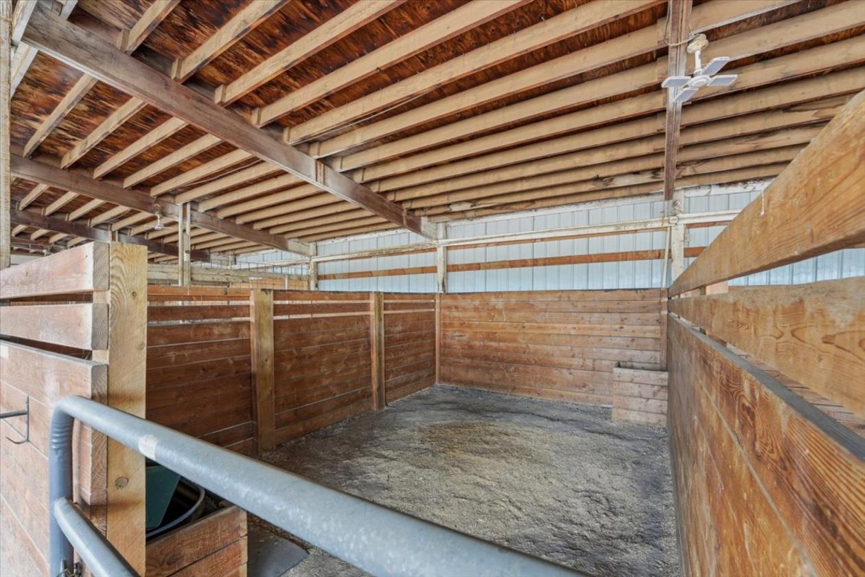 21.6 acres, 2 Homes, Water Rights, Horse Amenities - photo 14